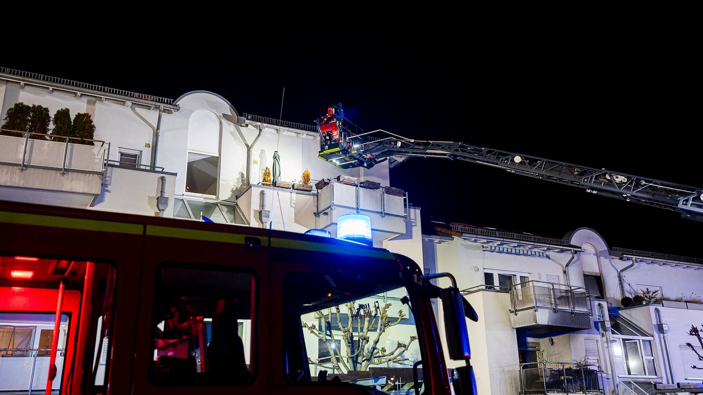 Brand in einem Mehrfamilienhaus in Markgröningen (Kreis Ludwigsburg) mit drei Toten. (Foto: KS-Images)