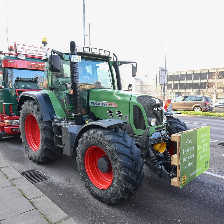 Landwirte demonstrieren gegen die Agrarpolitik in Stuttgart (Foto: dpa Bildfunk, picture alliance/dpa | Bernd Weißbrod)
