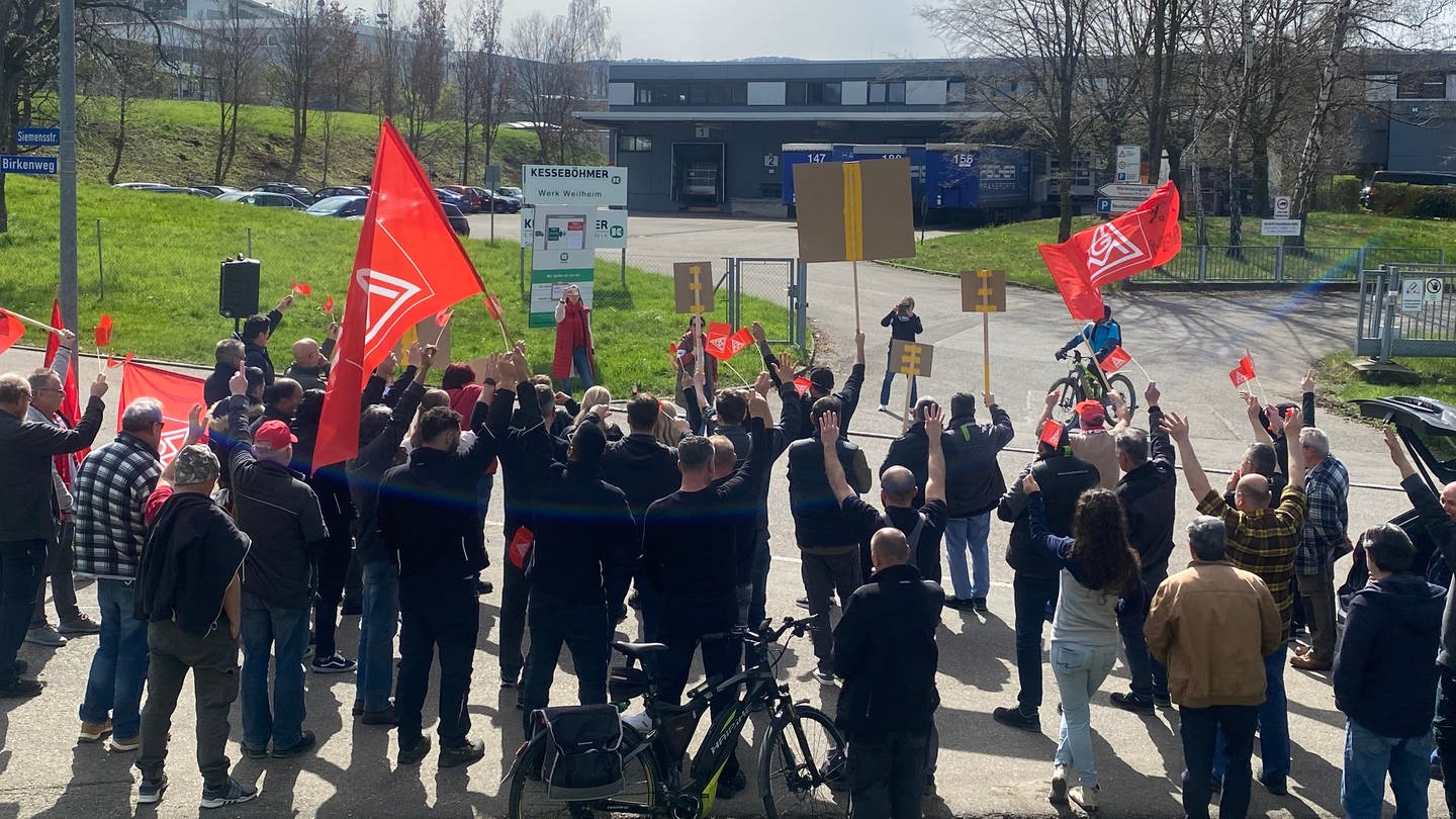 Protest vor dem Kesseböhmer-Werk in Weilheim (Foto: IG Metall)
