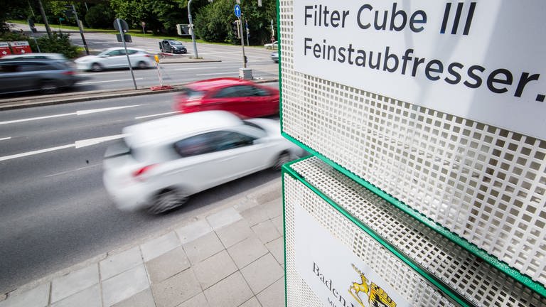 Ein Luftfilter in Stuttgart. (Foto: dpa Bildfunk, picture alliance/dpa | Christoph Schmidt)