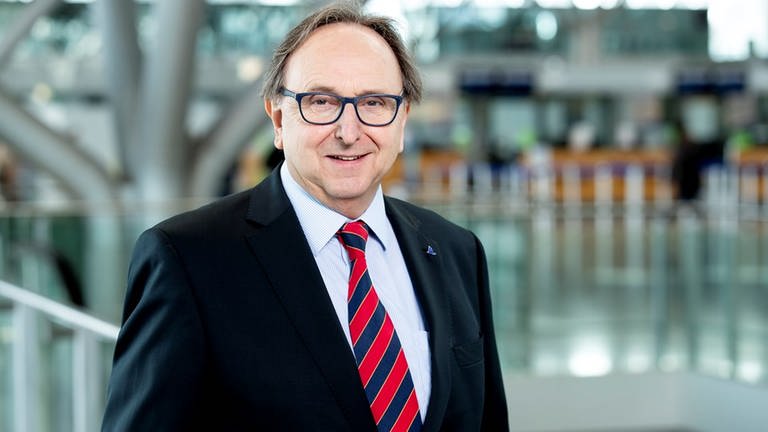Walter Schöfer, Geschäftsführer am Stuttgarter Flughafen, geht in den Ruhestand. (Foto: Pressestelle, Flughafen Stuttgart)