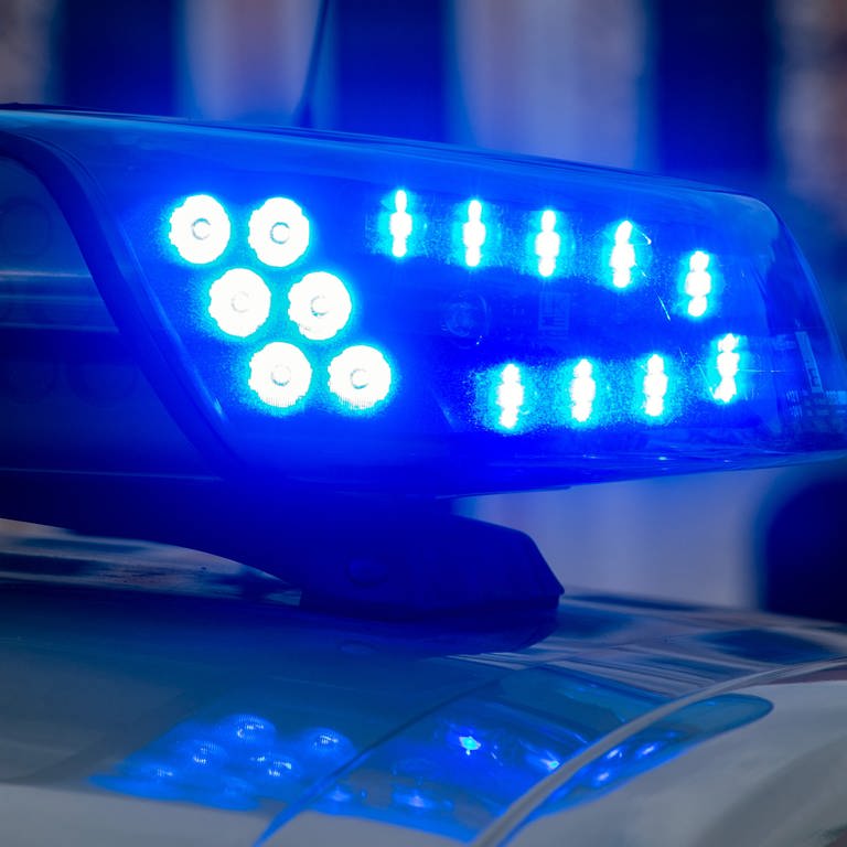 Nachdem ein 26-Jähriger Beamte in Biberach mit einem Messer bedrohte, gaben die Polizisten Warnschüsse ab.