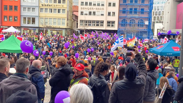 ver.di-Demonstration am Weltfrauentag (Foto: SWR, Magdalena Haupt)