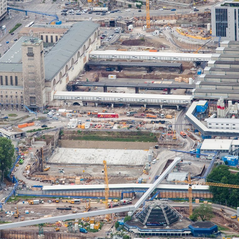 Blick auf Hauptbahnhof von Stuttgart (Foto: dpa Bildfunk, picture alliance / dpa | Christoph Schmidt)