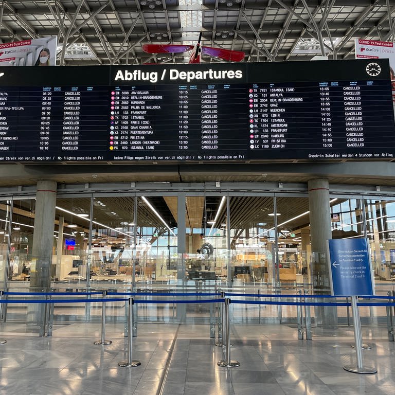 169 Flüge wurden am Freitag am Flughafen Stuttgart gecancelt. (Foto: SWR, Olga Henich)