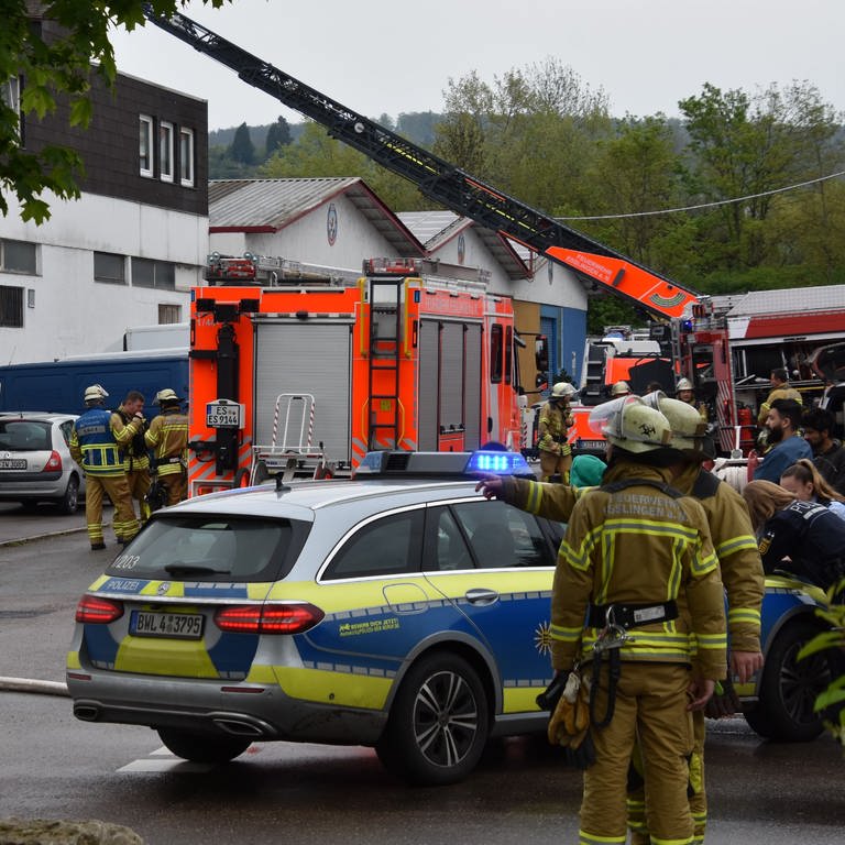 Bei einem Brand in der Esslinger Zeppelinstraße wurde einen Person lebensgefährlich verletzt.  (Foto: SDMG)