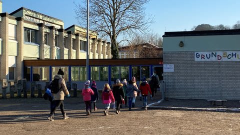 Schülerinnen und Schüler der Grundschule der Heinrich-Steinhöwel-Schule in Weil der Stadt (Foto: SWR)