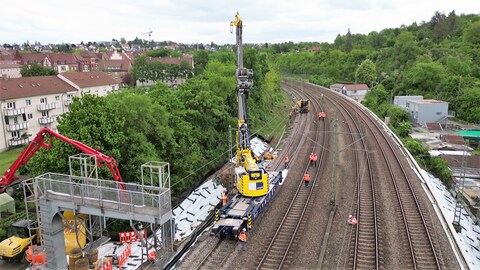 Arbeiten an der Strecke Waiblingen-Bad Cannstatt für die Digitalisierung des Bahnknotens.