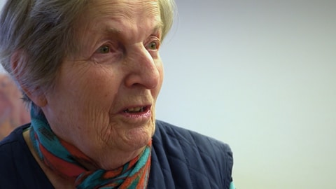 Rosa Obermeier, Bewohnerin eines Seniorenzentrums in Leonberg, muss ausziehen, weil ein Investor ihr Pflegeheim gewinnbringend gekauft und wieder verkauft hat.  (Foto: SWR)