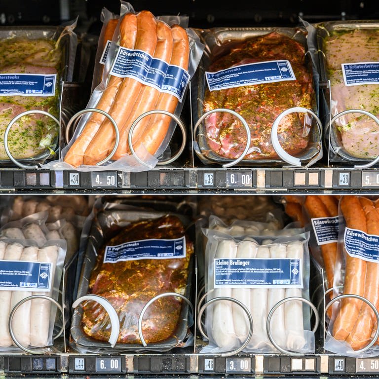 Fleisch in einem Selbstbedienungsautomat (Foto: dpa Bildfunk, Christophe Gateau)