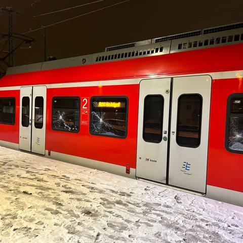 Eine beschädigte S-Bahn in Stuttgart