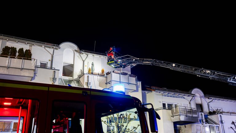 Brand in einem Mehrfamilienhaus in Markgröningen (Kreis Ludwigsburg) mit drei Toten. (Foto: KS-Images)