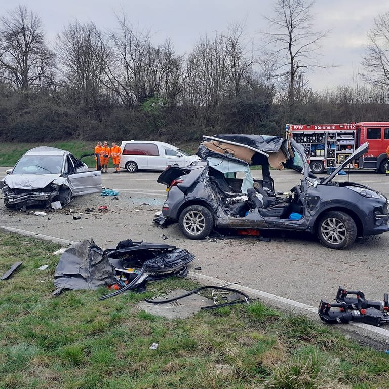 Bei einem Unfall an einer Kreuzung in Murr (Kreis Ludwigsburg) sind am Dienstag zwei Menschen ums Leben gekommen. (Foto: KS-Images.de / Andreas Rometsch)