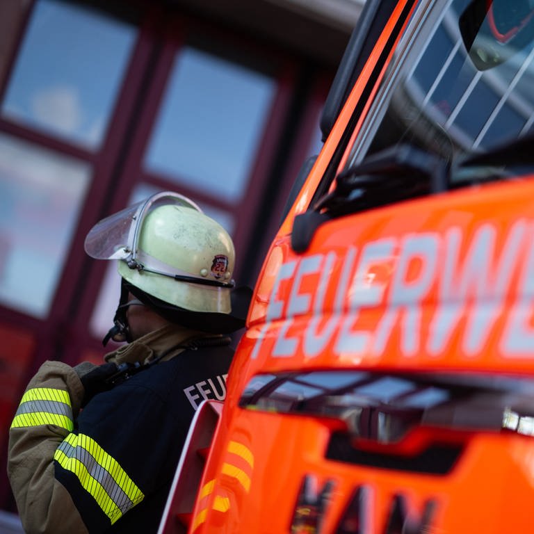 Feuerwehr rettet Frau in Wohnung in Stuttgart (Symbolbild)