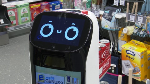 Der Roboter "Kai-Uwe" kann auch seine Emotionen zeigen. Auf diesem Bild lächelt er. Wenn zum Beispiel der andere Roboter im Weg steht, schaut er böse.
