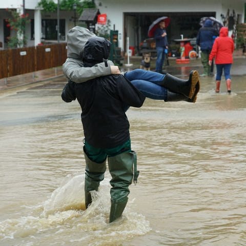 Hochwasser in Albershausen (Landkreis Göppingen). Hier wurde auch ein Minigolfplatz überschwemmt.