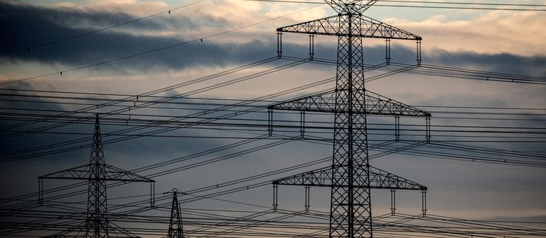 Energieversorger erhöhen Strompreise - auch in Südbaden (Foto: dpa Bildfunk, picture alliance/dpa | Federico Gambarini)