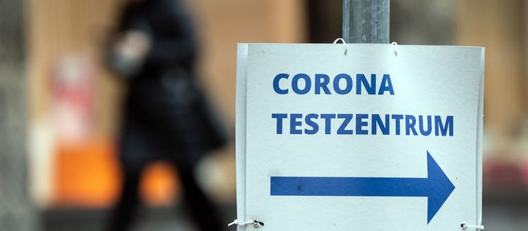 Prozessbeginn am Amtsgericht Freiburg wegen Betrugs durch ein Corona-Testzentrum, das nicht existierte (Foto: dpa Bildfunk, picture alliance/dpa | Federico Gambarini)