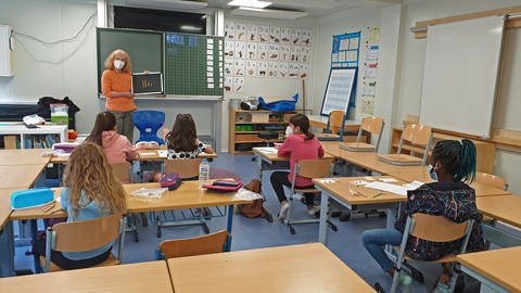 Adolf-Reichwein-Grundschule Freiburg beteiligt sich am Landesangebot der Lernbrücken (Foto: SWR, Johannes Tran)