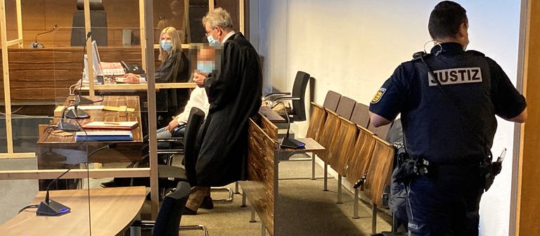 Betrugsprozess um "falsche Polizisten" am Landgericht Freiburg (Foto: SWR, Peter Steffe)
