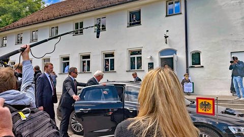 Bundespräsident Frank-Walter Steinmeier tritt seine Rückreise nach Berlin mit gemischten Gefühlen an (Foto: SWR, Katja Even)