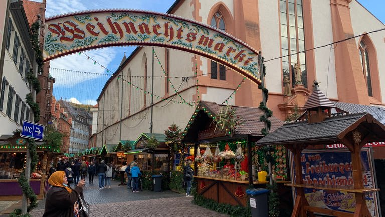 Weihnachtsmarkt in Freiburg (Foto: SWR, Robert Wolf)