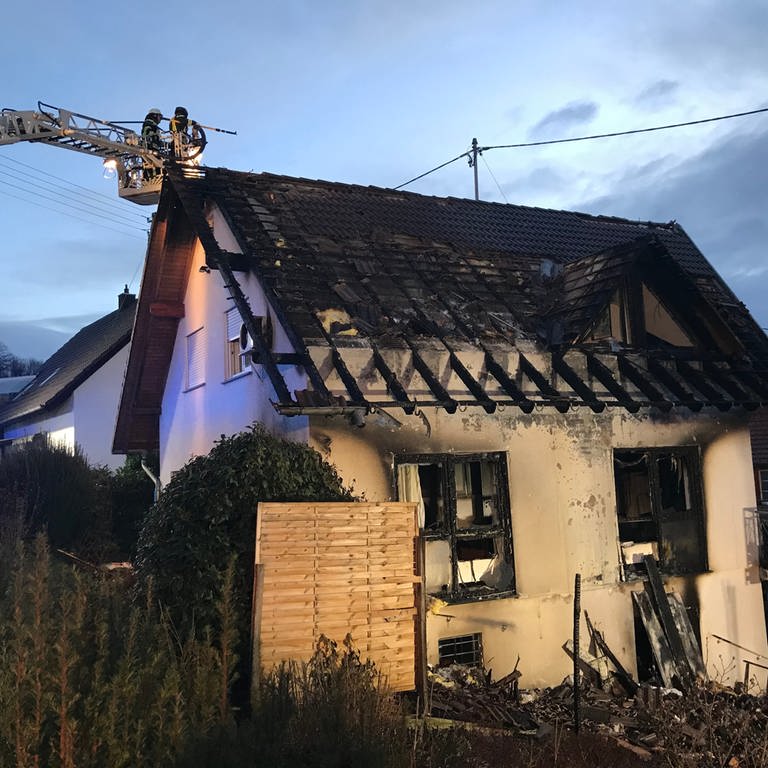 Ein Wohnhaus in Offenburg ist nach einem Brand unbewohnbar. (Foto: SWR, Ulf Seefeldt)