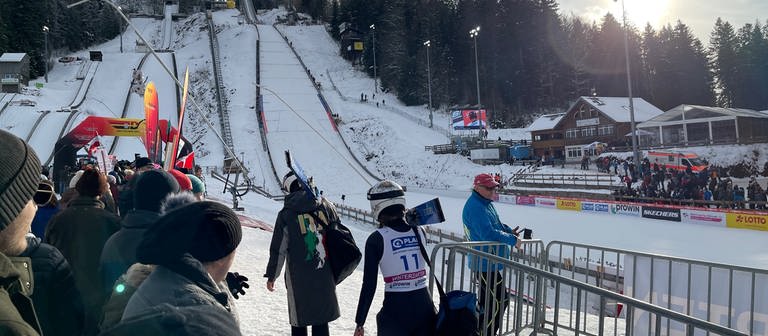 Tolle Bedingungen beim Skisprung-Weltcup der Damen in Hinterzarten (Foto: SWR, Oliver Stock)