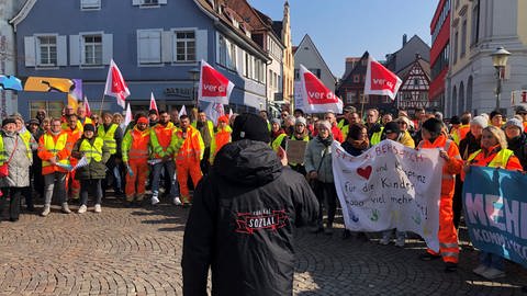 Im Ortenaukreis beteiligten sich am Mittwoch rund 500 Beschäftige des Öffentlichen Dienstes am Warnstreik der Gewerkschaft Verdi.  (Foto: SWR)