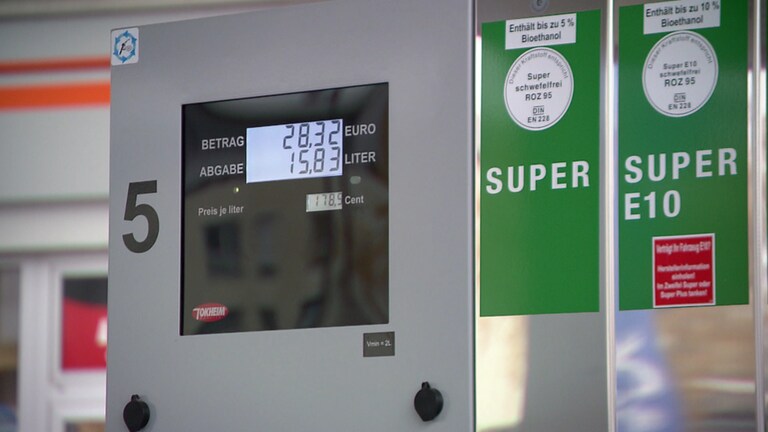 Die Preise an den Tankstellen sind geringer als noch im August. (Foto: SWR)