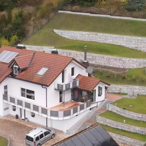 Ein Ehepaar aus Lenzkirch im Hochschwarzwald will in seinem Garten eine große Photovoltaikanlage bauen. Das Landratsamt hat zugestimmt. Aber in der Gemeinde regt sich Widerstand. (Foto: SWR)