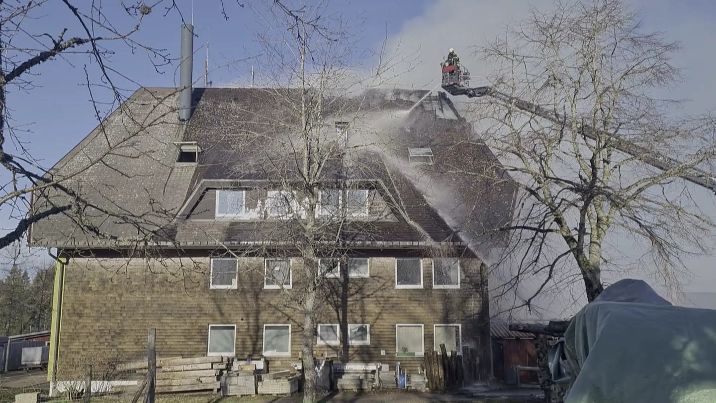 Nach dem Brand in einer Unterkunft für Jugendliche am Thurner bei St. Märgen steht die Ursache nun fest. (Foto: EinsatzReport24)