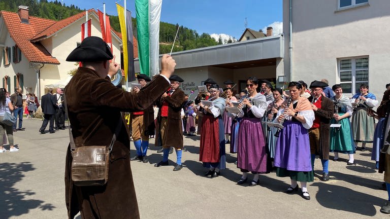 Musiker in Tracht (Foto: SWR, Katharina Seeburger)