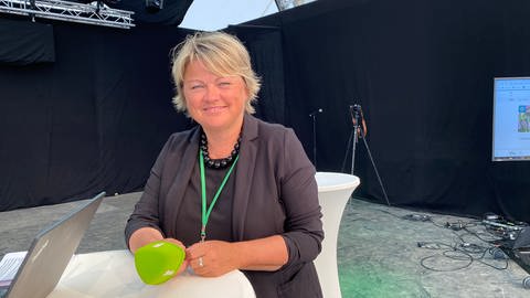 Andrea Leisinger, die Geschäftsführerin der LGS Neuenburg am Rhein (Foto: SWR, Jasmin Bergmann)