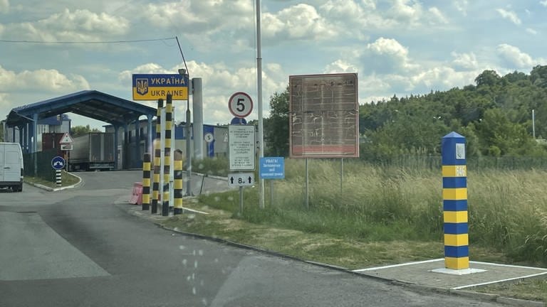 Auf dem Weg nach Lwiw: der Grenzübergang zur Ukraine (Foto: SWR, Anita Westrup)