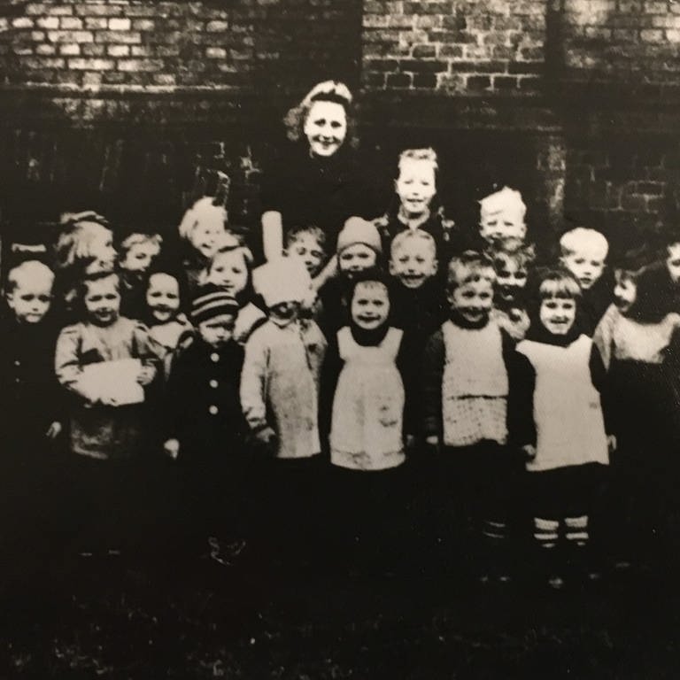 Geraubte Kinder in einem Kinderheim der Nationalsozialisten in Polen