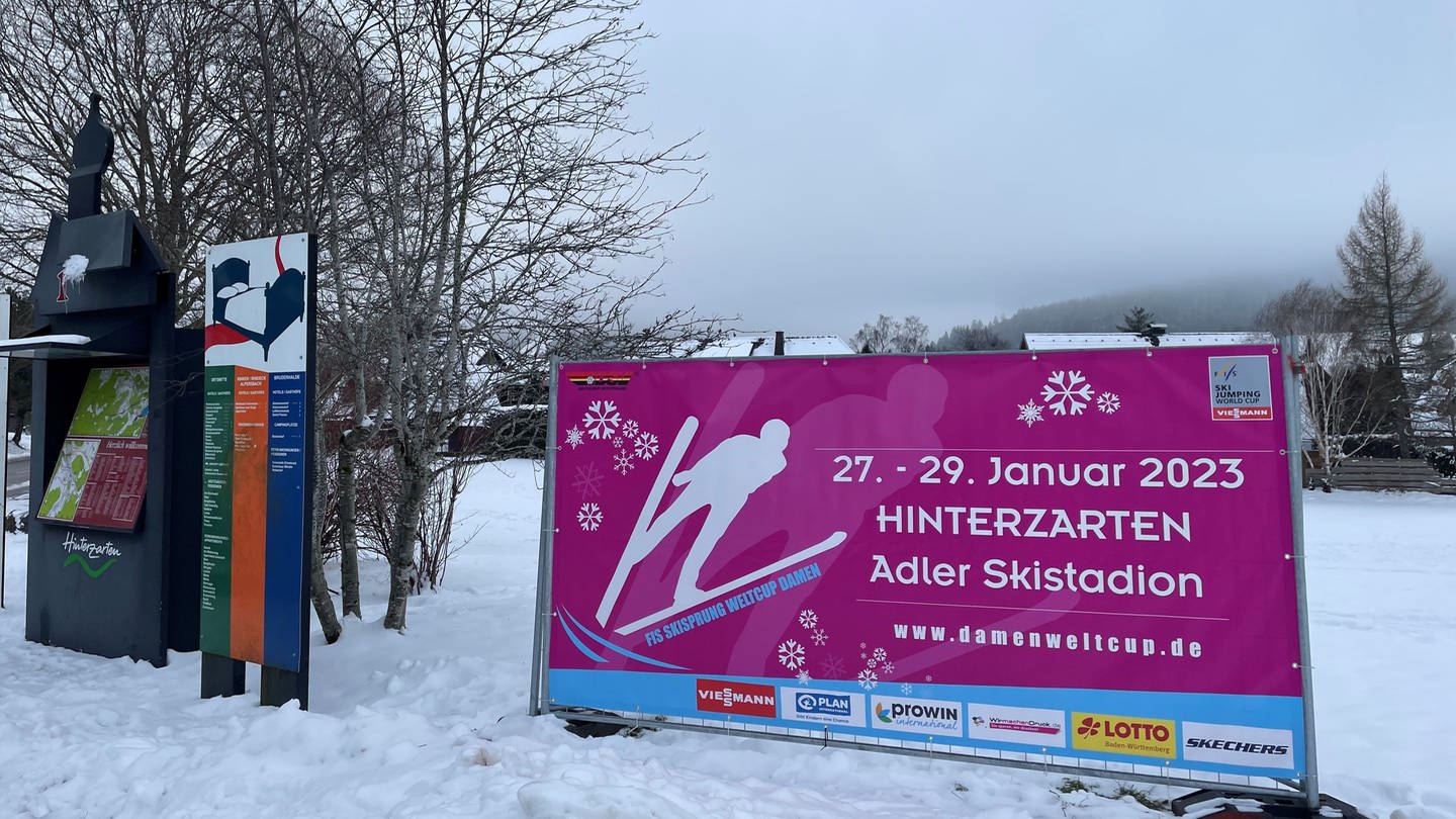 In Hinterzarten ist die Weltelite der Skispringerinnen zu Gast (Foto: SWR, Marion Eiche)