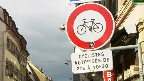 Fahrrad-Verbotsschild in Strassburg (Foto: SWR)