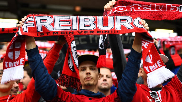 Der Sportclub Freiburg will, dass sich die Fans impfen lassen. 