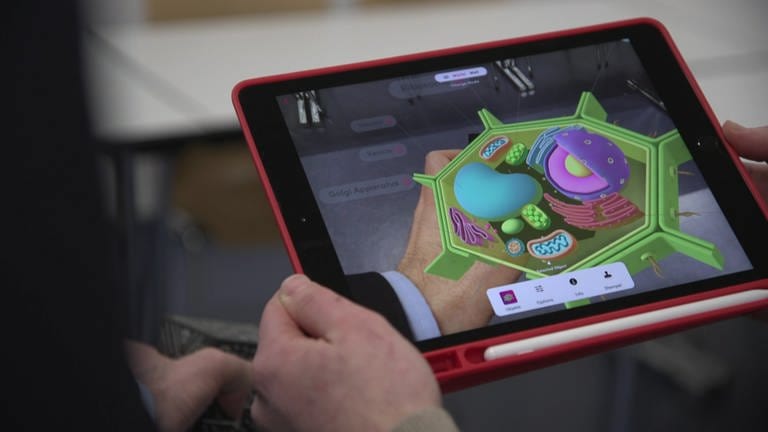Wissenschaftler der Pädagogischen Hochschule in Freiburg erforscht, wie Virtual Reality im Schulunterricht eingesetzt werden kann. 