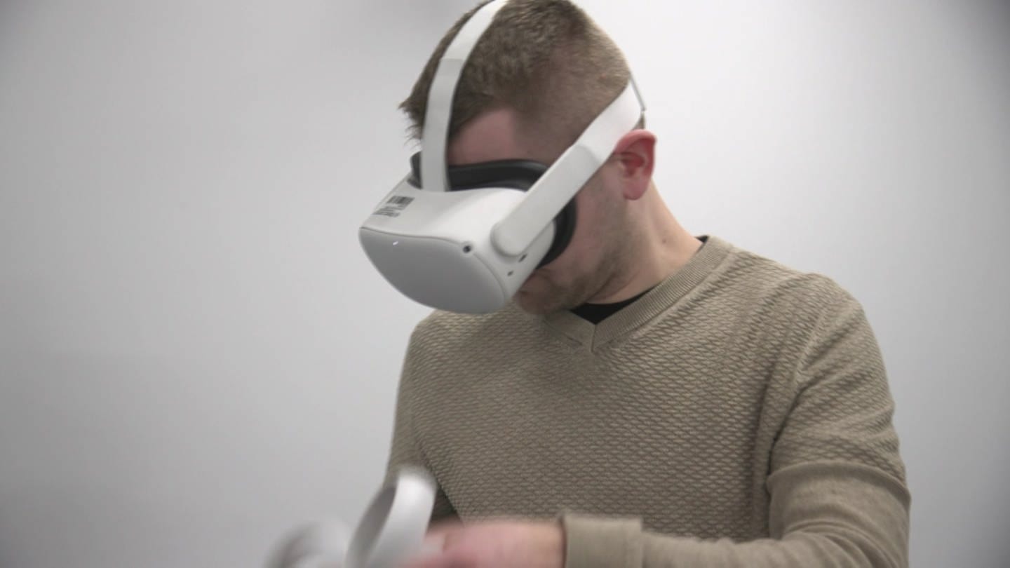 Wissenschaftler der Pädagogischen Hochschule in Freiburg erforscht, wie Virtual Reality im Schulunterricht eingesetzt werden kann. (Foto: SWR)