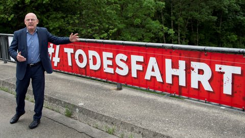 Verkehrsminister Hermann bei Kampagne gegen illegale Autorennen (Foto: dpa Bildfunk, Steffen Schmidt)