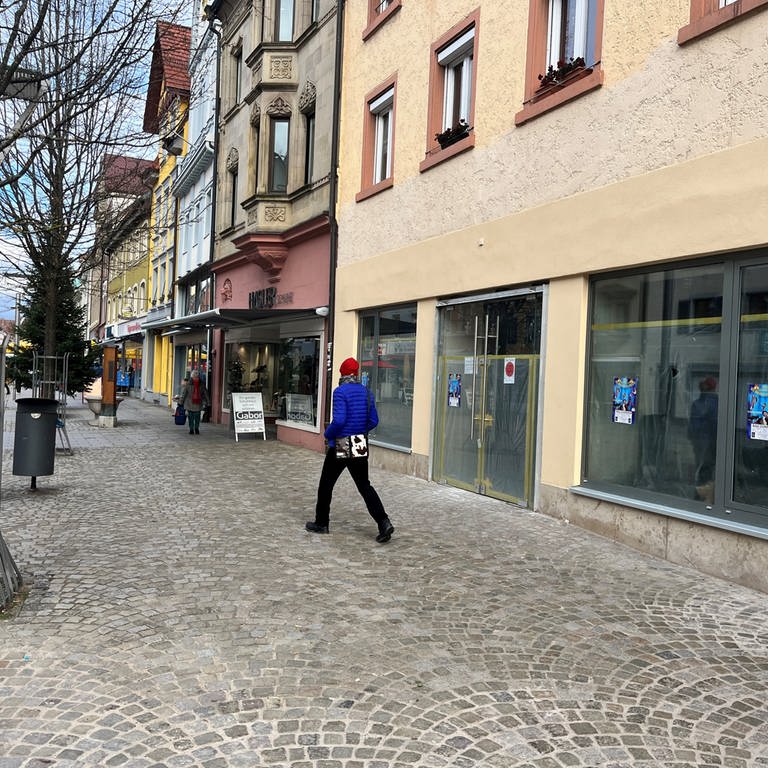 Ein leerstehendes Geschäft in der Villinger Fußgängerzone
