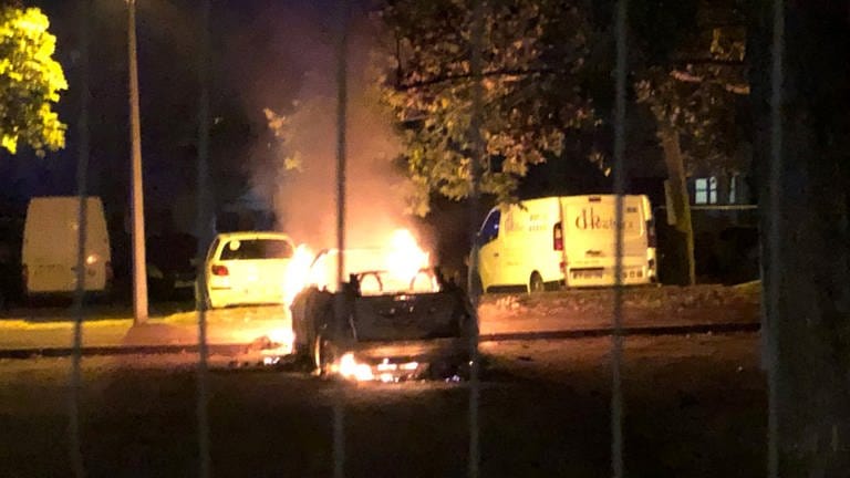 Auto brennt in Straßburg