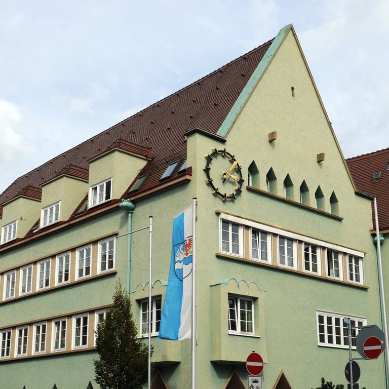 Rathaus im Stadtbezirk Schwenningen (Foto: dpa Bildfunk, Patrick Seeger)