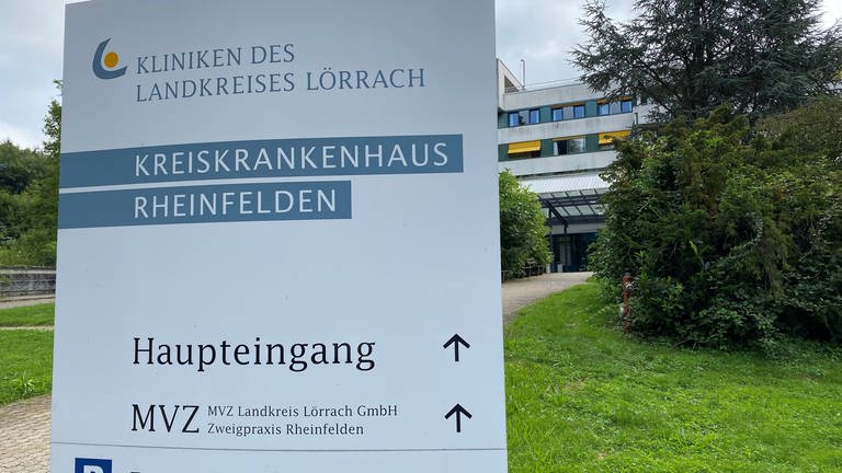Das oberhalb der Stadt gelegene Krankenhaus in Rheinfelden.