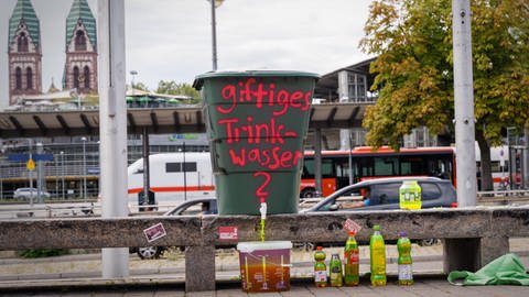 Mit einer symbolischen Aktion in Freiburg hat die Gruppe "Ende Gelände" für den internationalen Protest gegen die Stocamine-Versiegelung mobilisiert. (Foto: Ende Gelände)