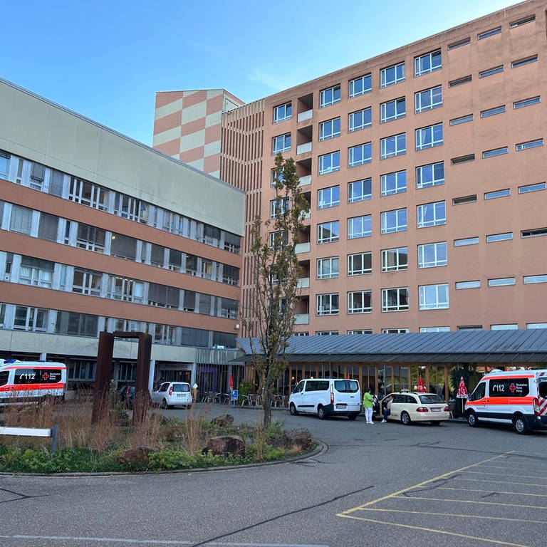 Das Ortenau-Klinikum in Lahr. Hier werden herzmedizinische Patienmten betreut. (Foto: SWR, Ulf Seefeldt)