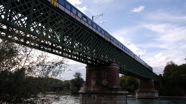 historische Eisenbahnbrücke zwischen Waldshut und Koblenz  (Foto: SWR, Andreas Waetzel )