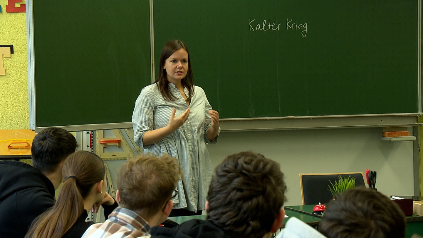 Lehrerin Felicitas Adlung kämpft für gleiche Leher-Bezahlung an Werkrealschulen (Foto: SWR, Moritz Rebholz)